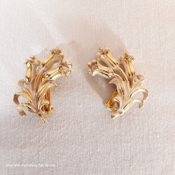 Distressed Karou Anke Tulip Earrings Clip Ons - Picture 5 of 11
